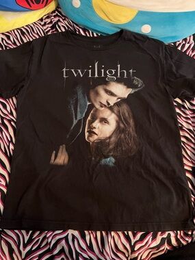 Twilight Movie Poster Graphic Tee - Black